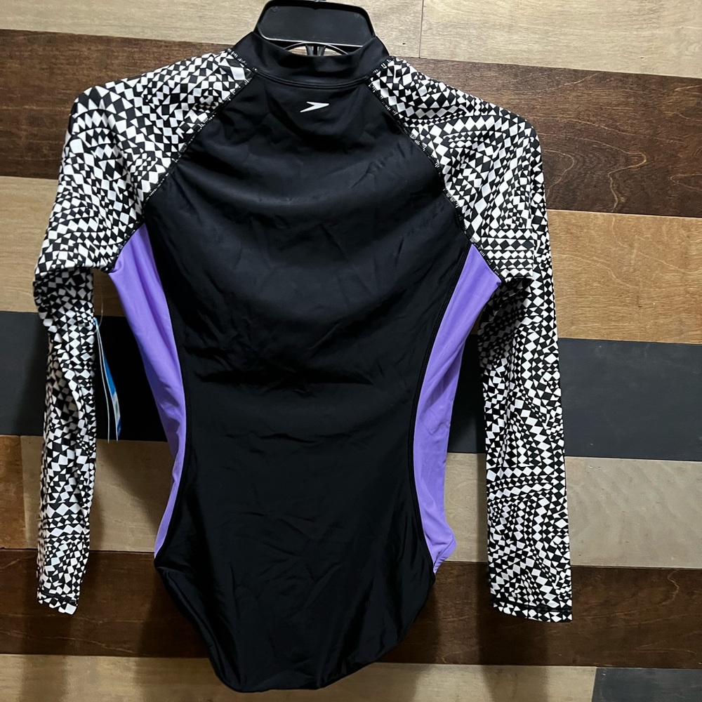 Speedo women’s swim suit. Size large